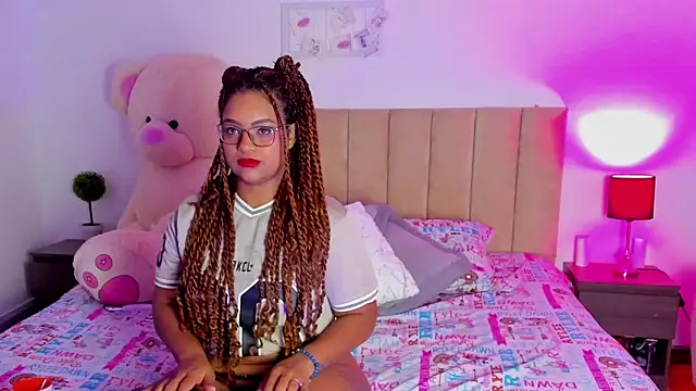 Hill Brownie online show from 12/05/25, 01:21