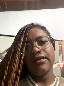 Hill Brownie online show from 12/15/25, 08:31