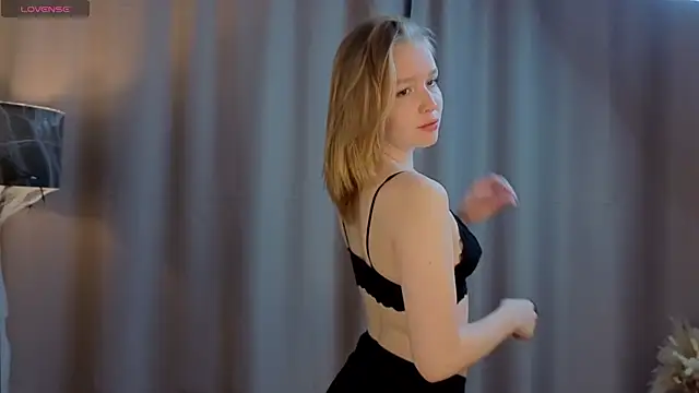 VinnieSerrano online show from 11/06/25, 01:04