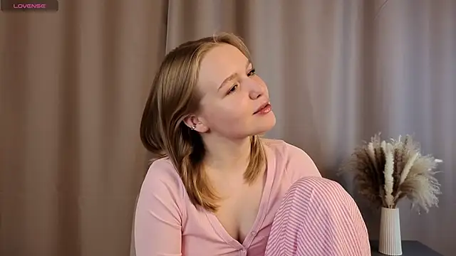 VinnieSerrano online show from 10/18/25, 02:08