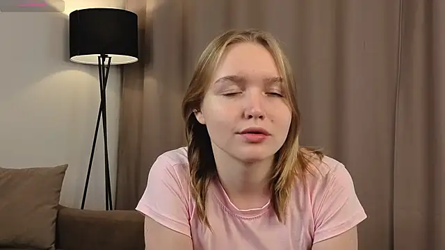 VinnieSerrano online show from 10/06/25, 02:07