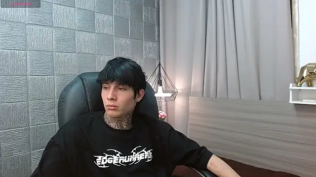 Iantwink18 online show from 02/08/26, 01:42