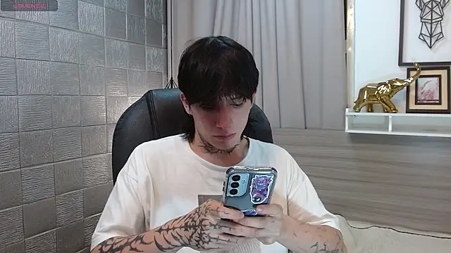 Iantwink18 online show from 12/15/25, 03:34