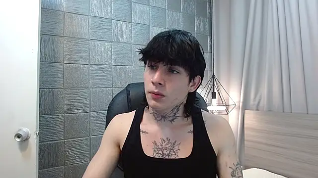 Iantwink18 online show from 12/16/25, 07:29