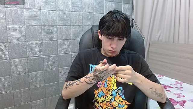 Iantwink18 online show from 12/01/25, 02:23