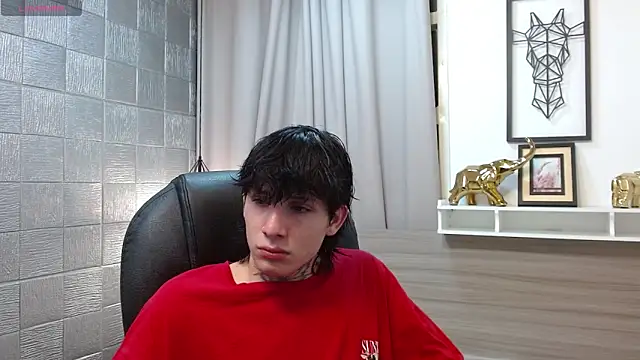 Iantwink18 online show from 12/16/25, 01:54