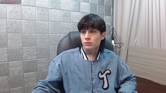 Iantwink18 online show from 12/04/25, 12:42