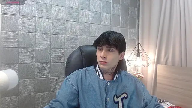 Iantwink18 online show from 11/25/25, 09:59