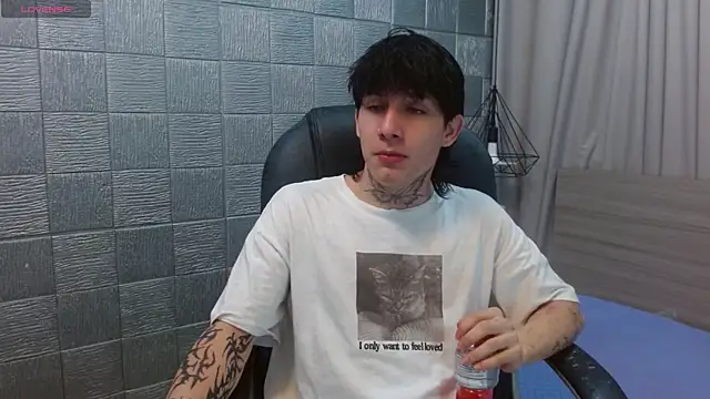 Iantwink18 online show from 11/29/25, 03:17