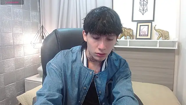 Iantwink18 online show from 11/08/25, 07:39