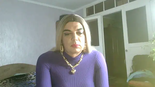 NiraFrost online show from 10/31/25, 04:58