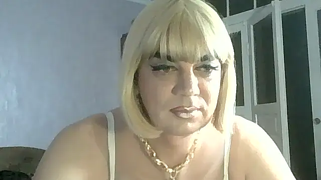 Snapshot of NiraFrost chatting on 10/19/25, 05:48 NiraFrost online show from 10/19/25, 05:48