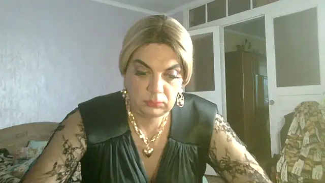 NiraFrost online show from 10/25/25, 05:50