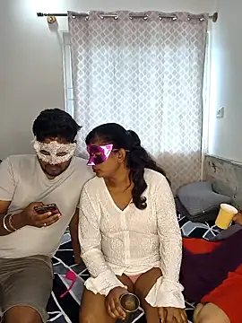 Family02 online show from 10/29/25, 06:45