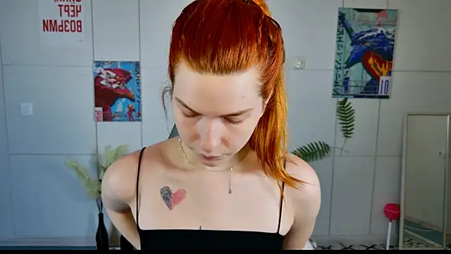 Snapshot of AliceCUNTach chatting on 06/26/26, 05:02 AliceCUNTach online show from 06/26/26, 05:02