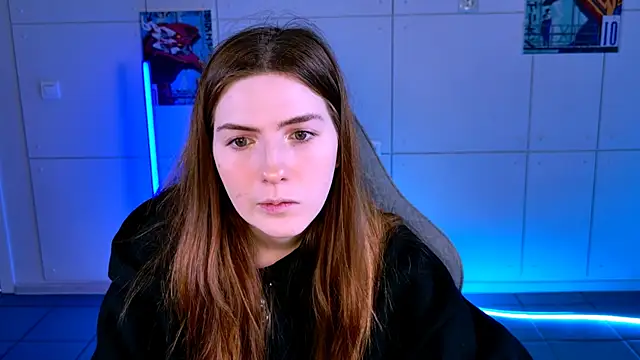 Snapshot of AliceCUNTach chatting on 10/31/25, 05:04 AliceCUNTach online show from 10/31/25, 05:04