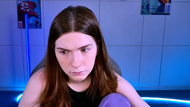 Snapshot of AliceCUNTach chatting on 10/23/25, 05:06 AliceCUNTach online show from 10/23/25, 05:06