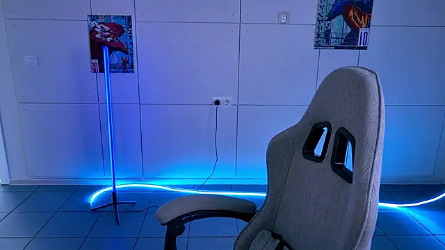 Snapshot of AliceCUNTach chatting on 10/24/25, 05:06 AliceCUNTach online show from 10/24/25, 05:06