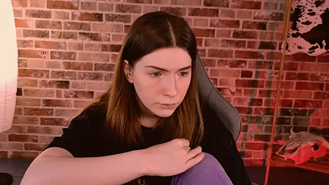 Snapshot of AliceCUNTach chatting on 11/09/25, 05:11 AliceCUNTach online show from 11/09/25, 05:11