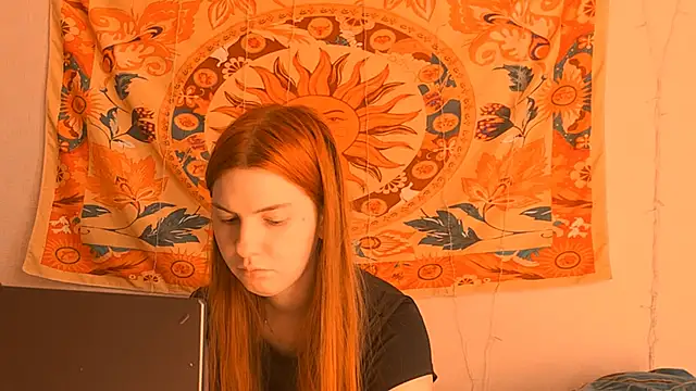 Snapshot of AliceCUNTach chatting on 06/18/26, 05:06 AliceCUNTach online show from 06/18/26, 05:06