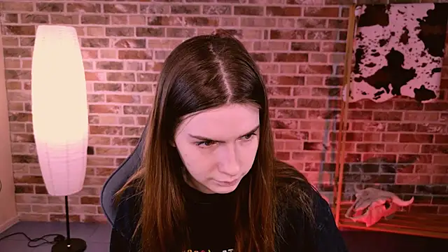 Snapshot of AliceCUNTach chatting on 11/06/25, 05:11 AliceCUNTach online show from 11/06/25, 05:11