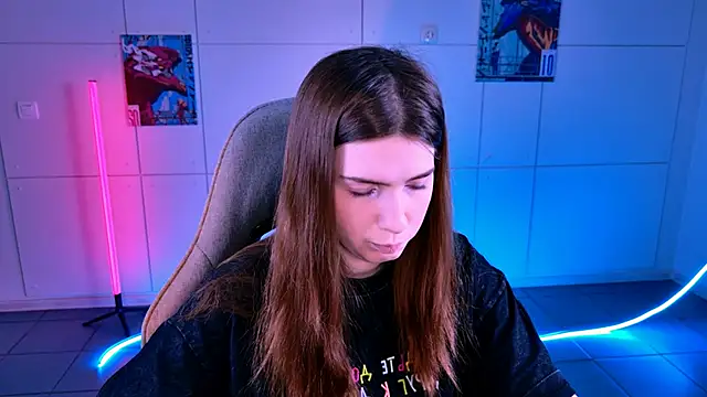 Snapshot of AliceCUNTach chatting on 11/14/25, 05:11 AliceCUNTach online show from 11/14/25, 05:11