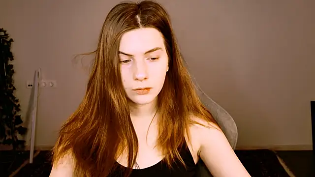 Snapshot of AliceCUNTach chatting on 11/30/25, 05:08 AliceCUNTach online show from 11/30/25, 05:08