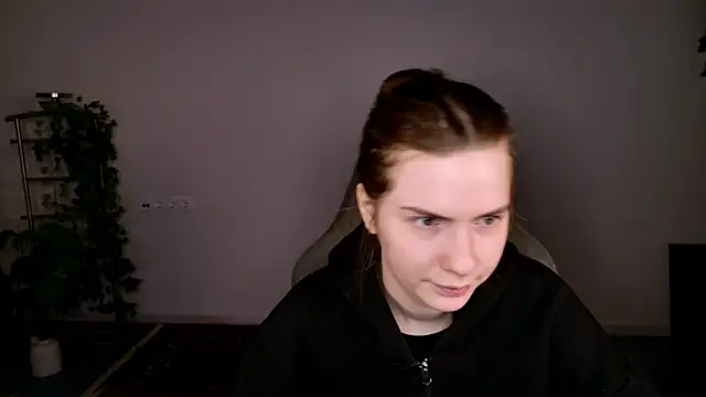 Snapshot of AliceCUNTach chatting on 12/05/25, 05:17 AliceCUNTach online show from 12/05/25, 05:17