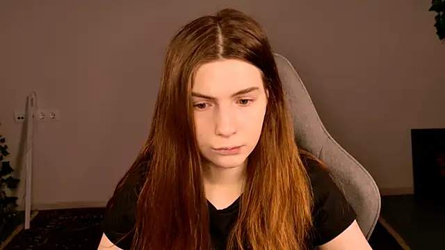 Snapshot of AliceCUNTach chatting on 11/28/25, 05:07 AliceCUNTach online show from 11/28/25, 05:07