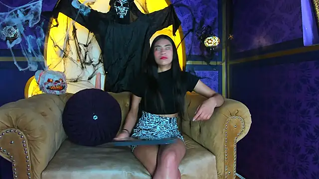 Emily Mitchell online show from 10/18/25, 11:45