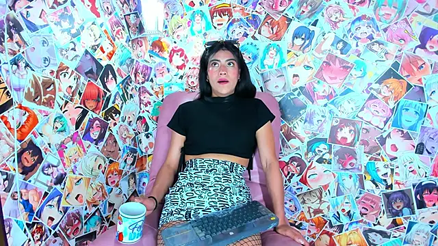 Emily Mitchell online show from 10/25/25, 05:46