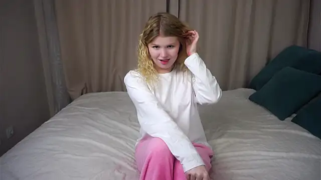 ShontaWasilko online show from 09/25/25, 08:15