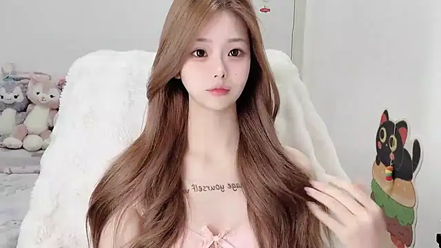 xiaoyugan-99 online show from 11/23/25, 04:17