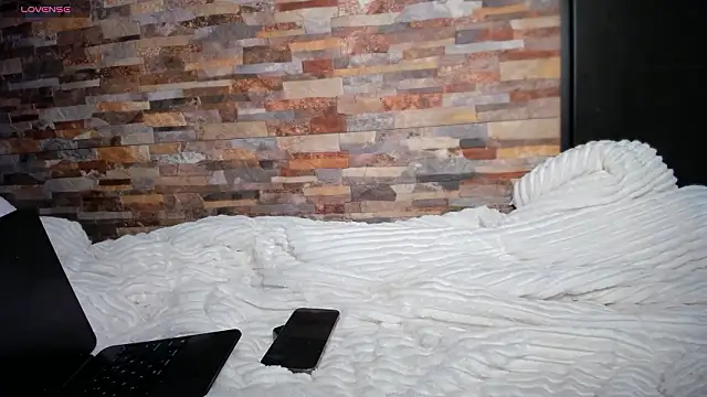 Bunnyylovee online show from 03/15/26, 02:18