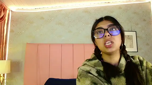 Snapshot of Maia_Reficco chatting on 09/10/25, 12:26 Maia Reficco online show from 09/10/25, 12:26