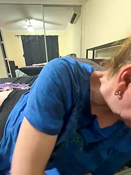 Snapshot of aussiepeaches chatting on 11/12/25, 02:10 aussiepeaches online show from 11/12/25, 02:10