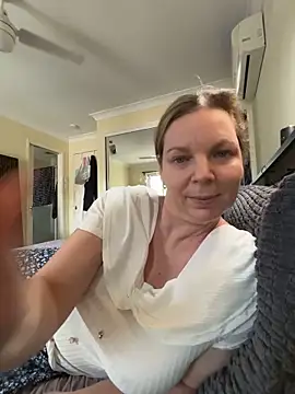 aussiepeaches online show from 02/03/26, 04:10