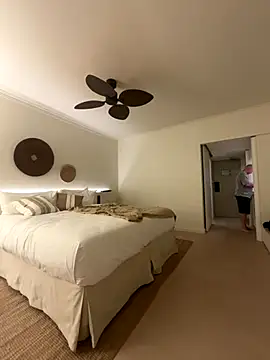 aussiepeaches online show from 12/23/25, 10:03