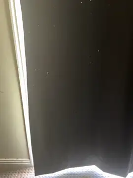 Snapshot of aussiepeaches chatting on 11/17/25, 02:37 aussiepeaches online show from 11/17/25, 02:37