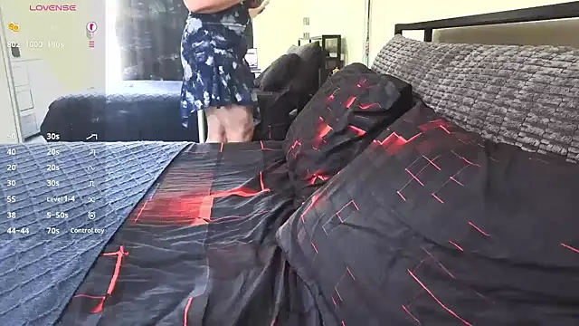 Snapshot of aussiepeaches chatting on 10/29/25, 01:26 aussiepeaches online show from 10/29/25, 01:26