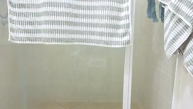 Snapshot of aussiepeaches chatting on 10/01/25, 01:04 aussiepeaches online show from 10/01/25, 01:04