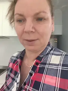 aussiepeaches online show from 04/06/26, 01:23