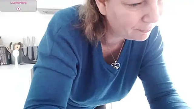 aussiepeaches online show from 05/25/26, 12:32
