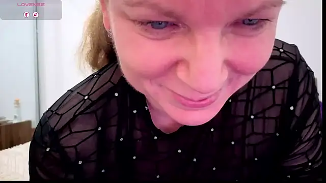 Snapshot of aussiepeaches chatting on 07/01/26, 10:59 aussiepeaches online show from 07/01/26, 10:59
