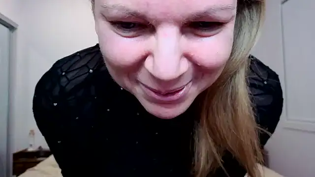 Snapshot of aussiepeaches chatting on 06/20/26, 11:59 aussiepeaches online show from 06/20/26, 11:59