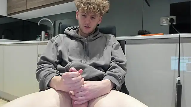 DominantAlex18 online show from 11/18/25, 07:28