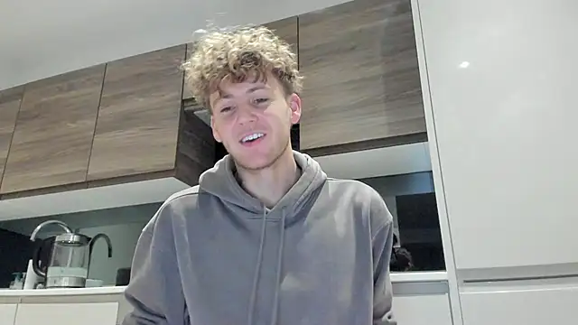 DominantAlex18 online show from 11/18/25, 05:55