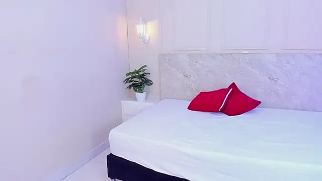 TianaGlow26 online show from 11/20/25, 07:25