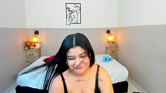 TianaGlow26 online show from 11/13/25, 07:40