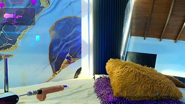 Snapshot of Coral_777 chatting on 12/18/25, 11:14 Coral 777 online show from 12/18/25, 11:14